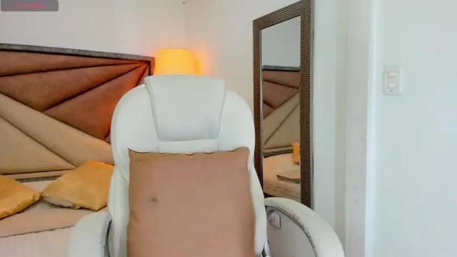 Image 4 of _ravenreyes Stream on Chaturbate on 15 months ago