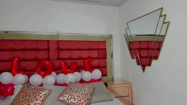 Image 2 of _ravenreyes Stream on Chaturbate on 15 months ago