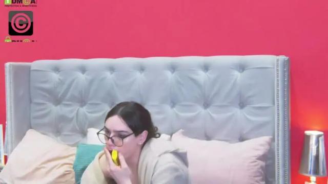 Image 2 of _rosalia_s Stream on Chaturbate on 15 months ago