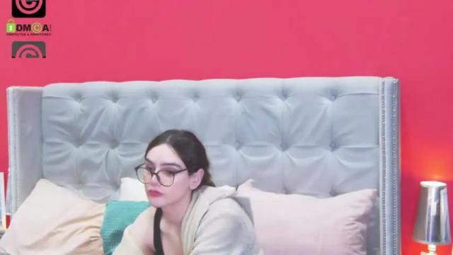 Image 3 of _rosalia_s Stream on Chaturbate on 15 months ago