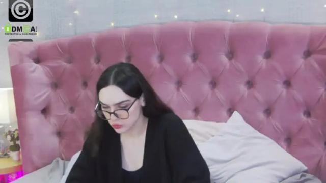 Image 2 of _rosalia_s Stream on Chaturbate on 14 months ago