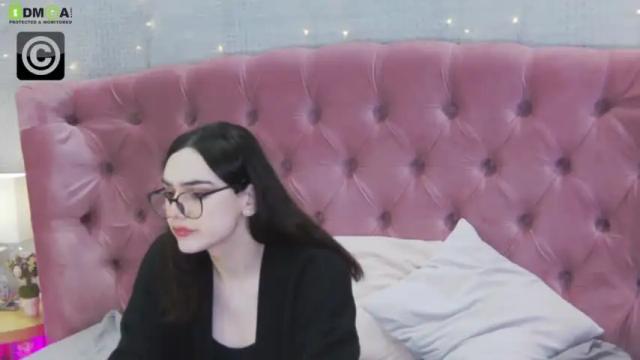 Image 3 of _rosalia_s Stream on Chaturbate on 14 months ago