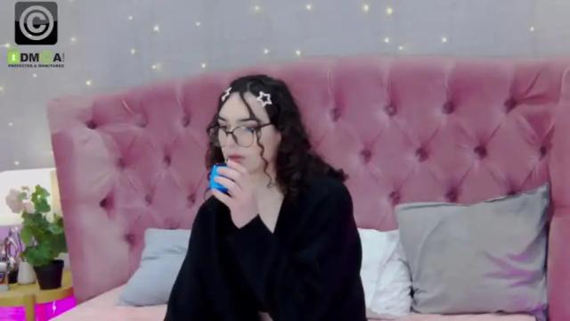 Image 3 of _rosalia_s Stream on Chaturbate on 14 months ago