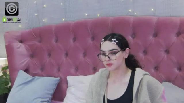Image 2 of _rosalia_s Stream on Chaturbate on 13 months ago