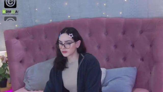 Image 2 of _rosalia_s Stream on Chaturbate on 13 months ago