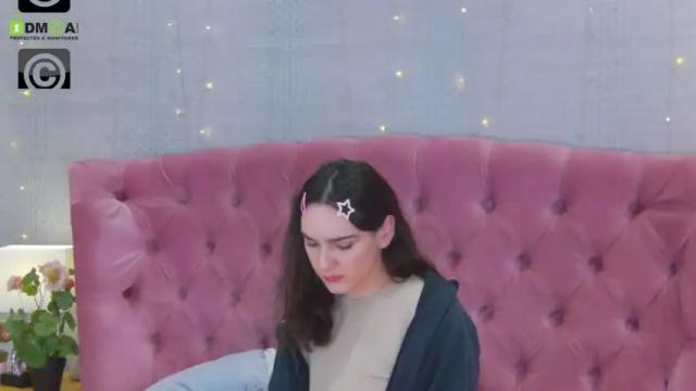 Image 2 of _rosalia_s Stream on Chaturbate on 13 months ago