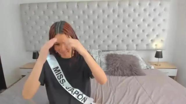 Image 2 of _roxy_miller Stream on Chaturbate on 18 months ago