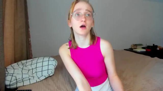Image 10 of _ruby_kim Stream on Chaturbate on 14 months ago