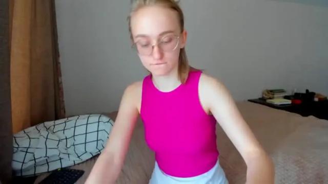 Image 12 of _ruby_kim Stream on Chaturbate on 14 months ago