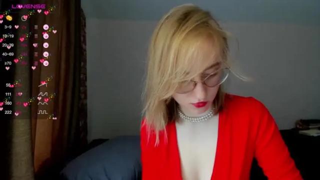 Image 11 of _ruby_kim Stream on Chaturbate on 14 months ago