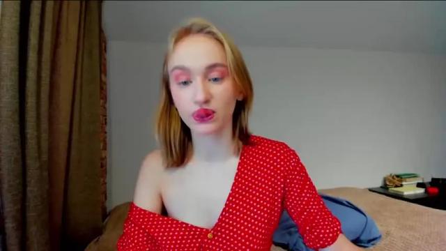 Image 10 of _ruby_kim Stream on Chaturbate on 14 months ago
