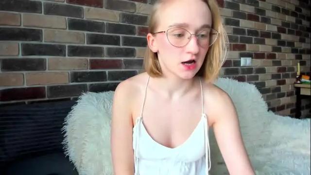 Image 4 of _ruby_kim Stream on Chaturbate on 1 month ago