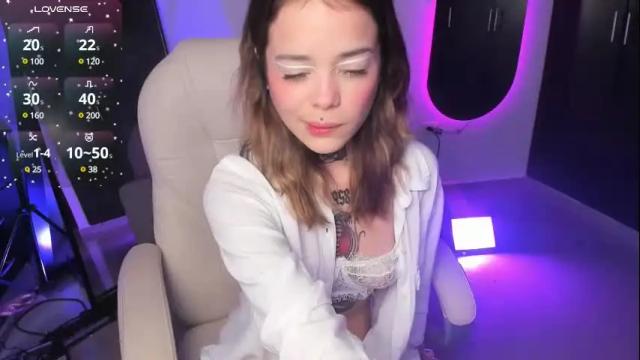 Image 10 of _sabrinamoon Stream on Chaturbate on 22 days ago