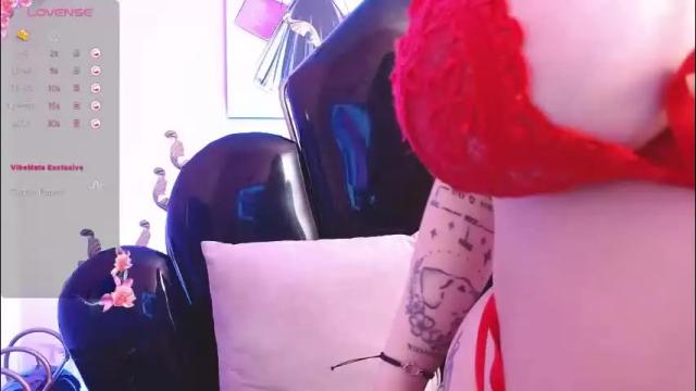 Image 2 of _salome_lewis Stream on Chaturbate on 2 months ago