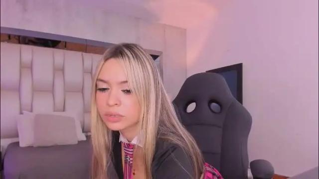 Image 3 of _saragarcia_ Stream on Chaturbate on 1 month ago