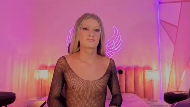 Image 3 of _scarletmoore Stream on Chaturbate on 24 days ago
