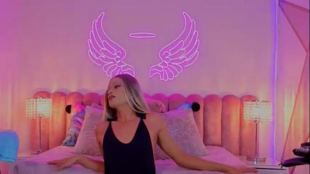 Image 10 of _scarletmoore Stream on Chaturbate on 23 days ago