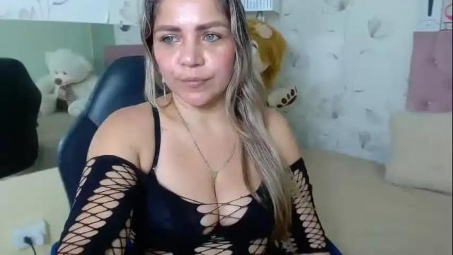 Image 3 of _sexyredhead_ Stream on Chaturbate on 9 days ago