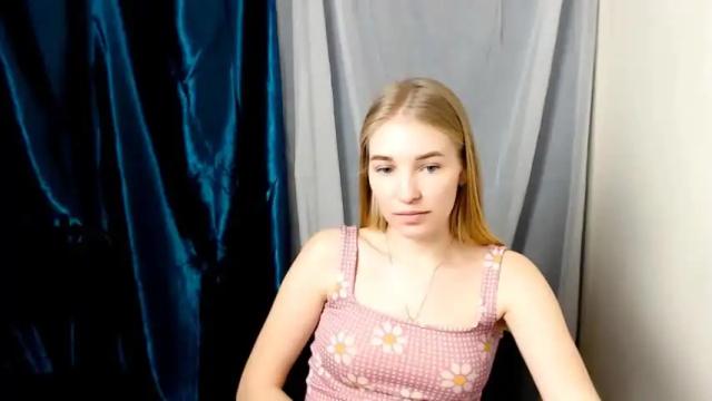 Image 4 of _snow_queen__ Stream on Chaturbate on 14 months ago