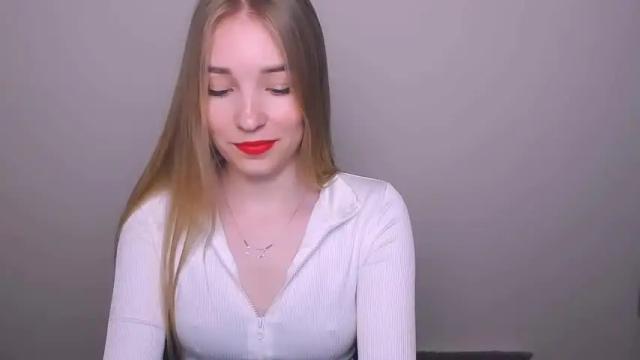 Image 2 of _snow_queen__ Stream on Chaturbate on 13 months ago