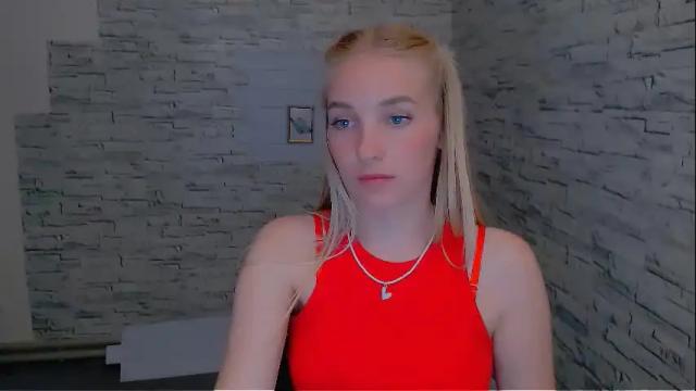 Image 4 of _snow_queen__ Stream on Chaturbate on 13 days ago