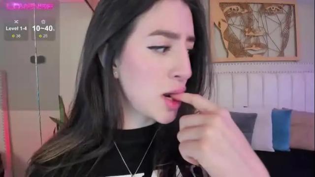 Image 8 of _sofia_cruz Stream on Chaturbate on 12 days ago