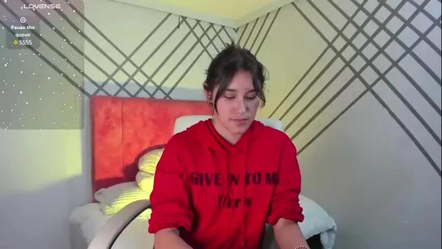 Image 2 of _sophie__miller Stream on Chaturbate on 1 month ago