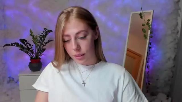 Image 10 of _strawbeerry_ Stream on Chaturbate on 22 months ago