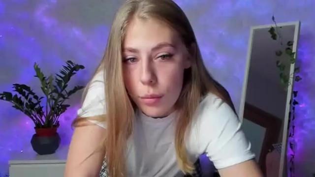 Image 2 of _strawbeerry_ Stream on Chaturbate on 22 months ago