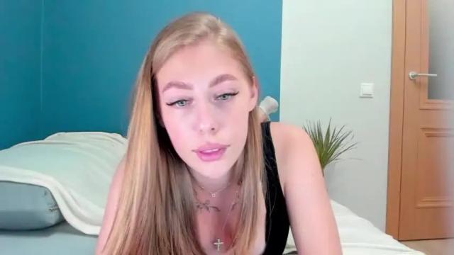 Image 2 of _strawbeerry_ Stream on Chaturbate on 22 months ago