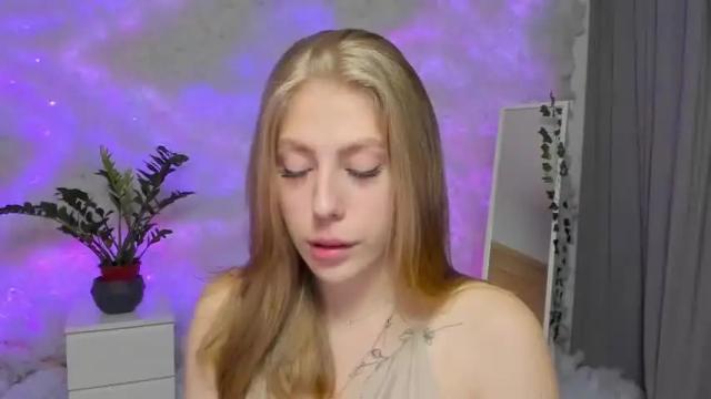 Image 8 of _strawbeerry_ Stream on Chaturbate on 22 months ago
