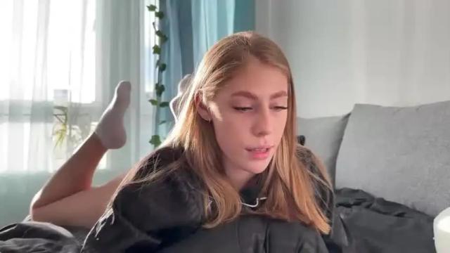 Thumbnail 1, _strawbeerry_'s Stream at Chaturbate, 22 months ago