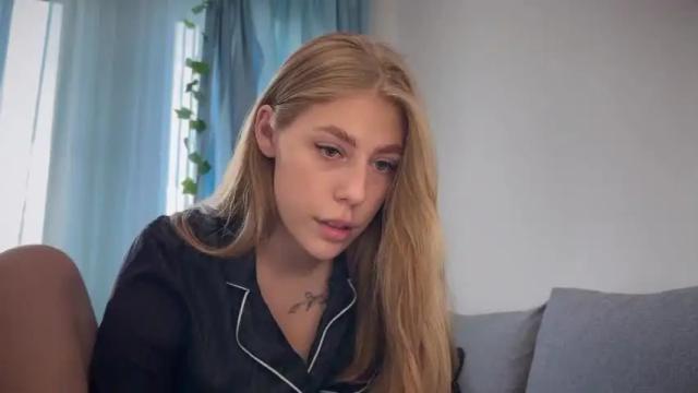 Image 4 of _strawbeerry_ Stream on Chaturbate on 22 months ago
