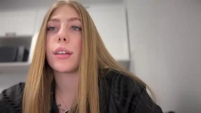 Thumbnail 1, _strawbeerry_'s Stream at Chaturbate, 21 months ago