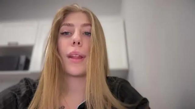 Image 3 of _strawbeerry_ Stream on Chaturbate on 21 months ago