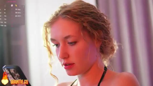 Image 2 of _taylor_swift Stream on Chaturbate on 2 months ago