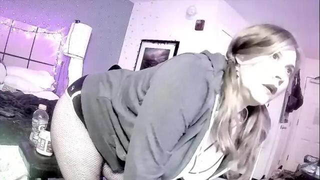 Image 2 of _toofunnysluts_ Stream on Chaturbate on 5 months ago
