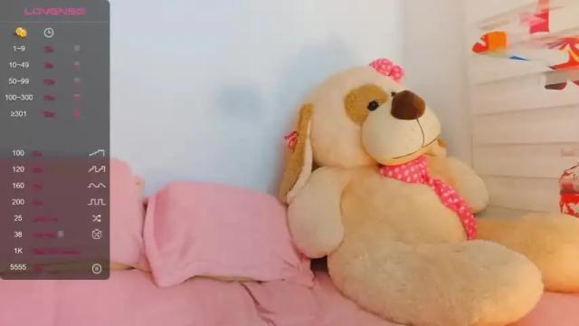 Image 6 of _universitymodel Stream on Chaturbate on 17 months ago