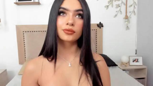 Image 3 of _valentlc_ Stream on Chaturbate on 15 months ago