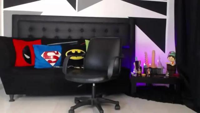 Image 2 of _valentona_ Stream on Chaturbate on 17 months ago