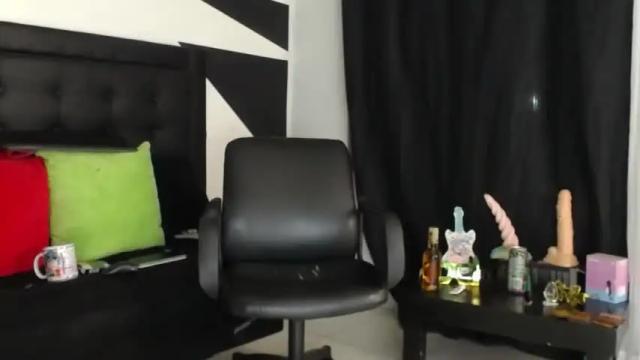 Image 3 of _valentona_ Stream on Chaturbate on 14 months ago