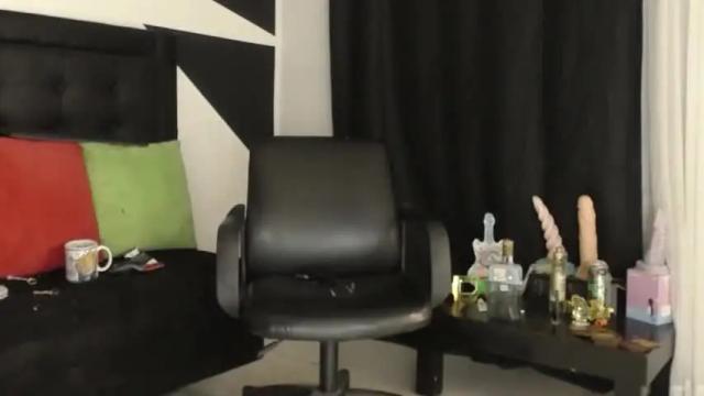 Image 3 of _valentona_ Stream on Chaturbate on 14 months ago