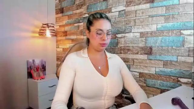 Image 3 of _valeryboobs_ Stream on Chaturbate on 15 days ago