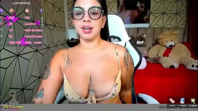 Image 2 of _vane_lopez Stream on Chaturbate on 1 month ago