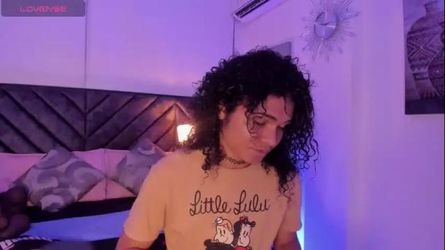 Image 3 of _vennuss_ Stream on Chaturbate on 27 days ago