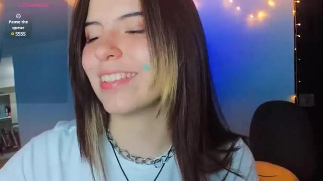 Image 4 of _yourcherrybomb Stream on Chaturbate on 1 month ago