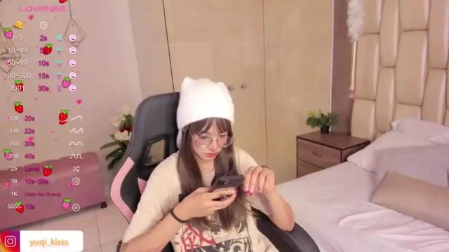 Image 12 of _yuqi_ Stream on Chaturbate on 20 months ago