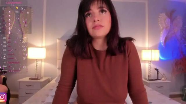 Image 2 of _zoe_cruz_ Stream on Chaturbate on 16 months ago