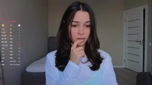 Image 2 of a_p_p_l_e Stream on Chaturbate on 5 months ago
