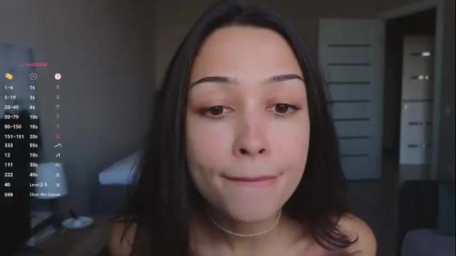 Image 3 of a_p_p_l_e Stream on Chaturbate on 3 months ago